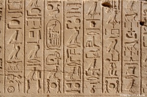 hieroglyphics-at-karnak-tem